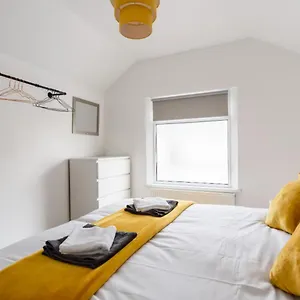 2 Bed Near Centre - By Sweet Stays Apartment Cardiff