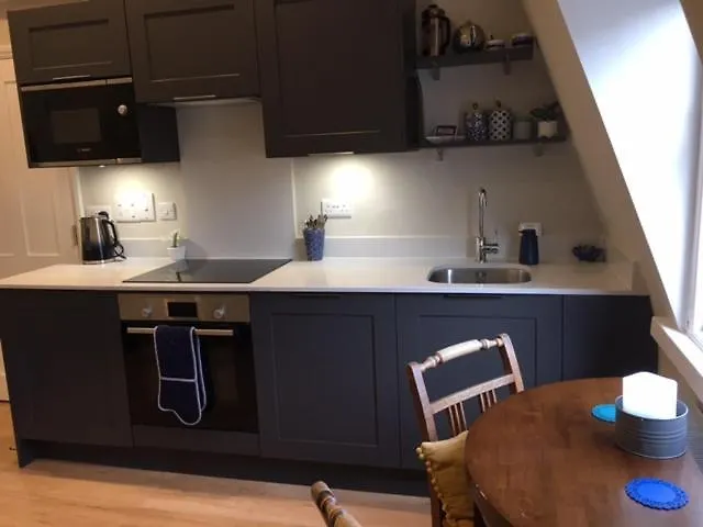 Beautiful Bath Apartment In Central Milsom Street